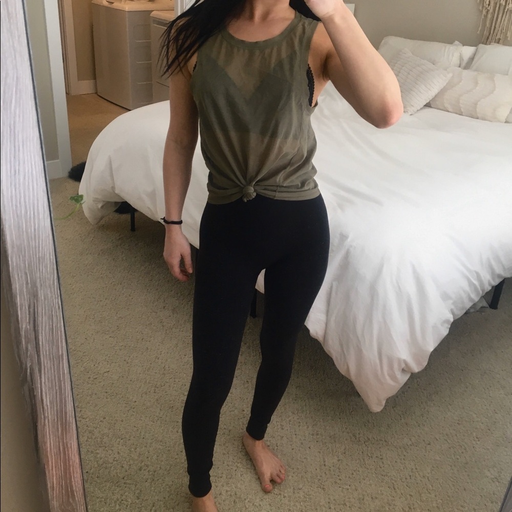 Lululemon Mesh Sleeveless Sole Training Tank✨